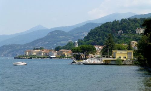Zdjcie WOCHY / Lombardia / Jezioro Como / widok z ogrodu na nabrzee Bellagio