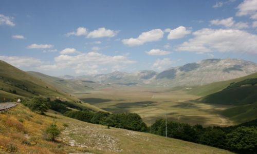 Zdjecie W�OCHY / Umbria / Piano Grande / G�rski ostrok�