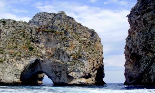 Zdjecie WOCHY / Kampania / w pobliu Capri / Arco del Amore...