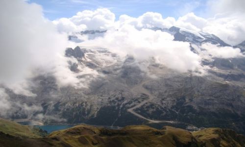 Zdjcie WOCHY / -Dolomity / Passo Fedaia / Marmolada w chmurach. Widok z ferraty Delle Trincee.