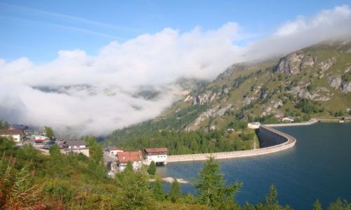 Zdjcie WOCHY / -Dolomity / Passo Fedaia /  Jezioro Lago di Fedaia