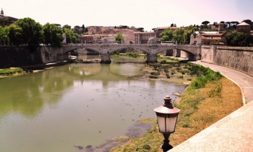 Zdjecie WłOCHY / - / Rzym / Nad Tybrem
