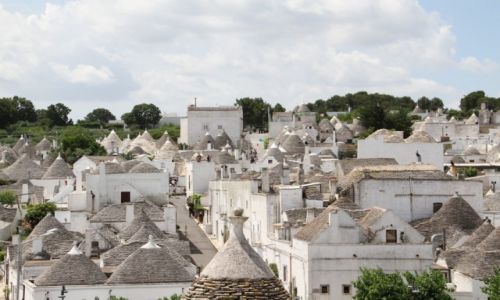 Zdjcie WOCHY / APULIA / ALBEROBELLO  / DOMKI TRULLI 