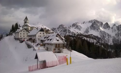 Zdjecie WOCHY / Tarvisio / Monte Santo di Lussari / Miasteczko na szczycie