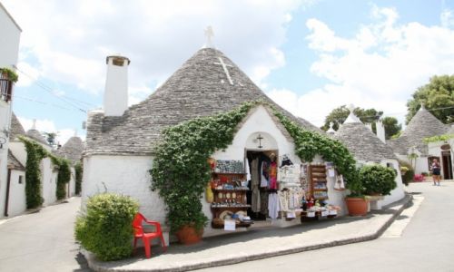 Zdjcie WOCHY / APULIA / ALBEROBELLO  / DOMKI TRULLI 