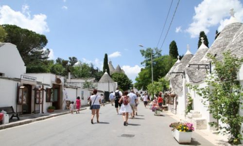 Zdjcie WOCHY / APULIA / ALBEROBELLO  / DOMKI TRULLI 