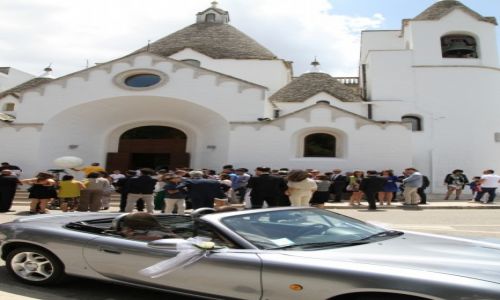 Zdjcie WOCHY / APULIA / ALBEROBELLO  / DOMKI TRULLI 