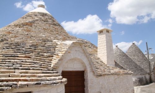 Zdjcie WOCHY / APULIA / ALBEROBELLO  / DOMKI TRULLI 
