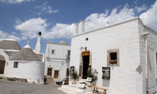 Zdjcie WOCHY / APULIA / ALBEROBELLO  / DOMKI TRULLI 