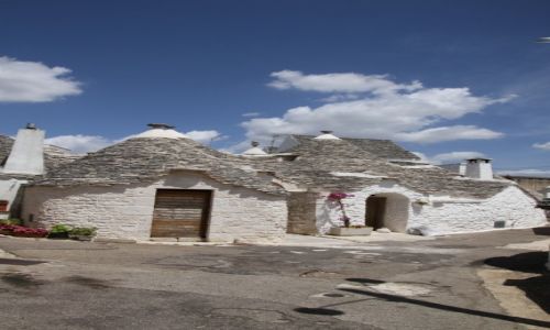 Zdjcie WOCHY / APULIA / ALBEROBELLO  / DOMKI TRULLI 