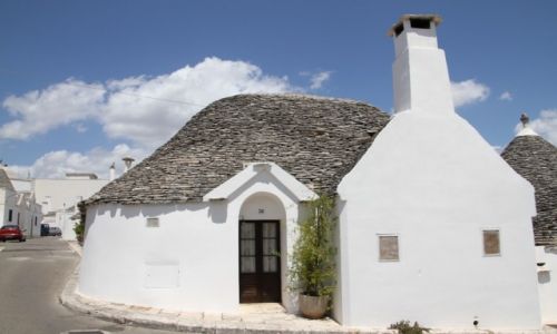 Zdjcie WOCHY / APULIA / ALBEROBELLO  / DOMKI TRULLI 