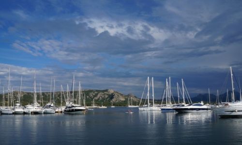 Zdjecie WOCHY / Sardynia / Cannigione / Widok na port