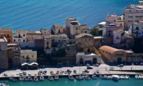Zdjcie WOCHY / Sycylia / Castellammare del Golfo / Na nabrzeu