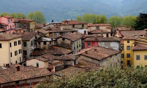 Zdjcie WOCHY / Toskania / Barga / Dachy