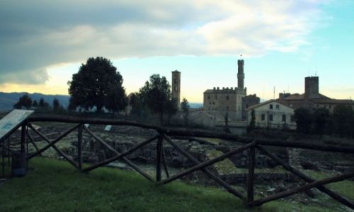 Zdjcie WOCHY / Toskania / Volterra / Pozostaoci po budowlach etruskich