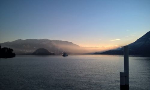 Zdjecie WOCHY / Lombardia / Varenna / O zachodzie 