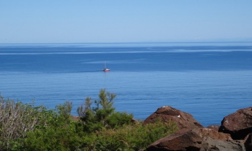 Zdjcie WOCHY / Sardynia / Castelsardo / CASTELSARDO - spacer u podna murw zamku