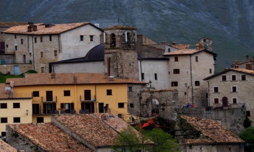 Zdjecie WOCHY / Umbria / Castelluccio di Norcia / Umbryjskie miasteczko