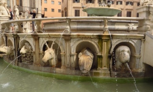 Zdjcie WOCHY / Sycylia / Palermo / Piazza Pretoria detal fontanny