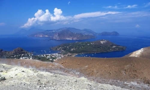 Zdjcie WOCHY / Wyspy Liparyjskie / Vulcano / widok na Wyspy Eolskie 