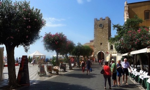 Zdjcie WOCHY / Sycylia / Taormina / Piazza IX Aprile