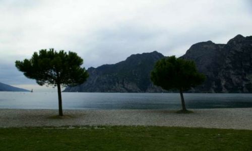 Zdjęcie WłOCHY / brak / Lago di Garda / Widok na Gardę
