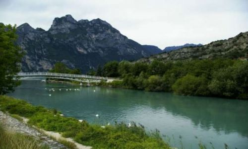 Zdjęcie WłOCHY / brak / Lago di Garda / Rzeka zasilająca Gardę