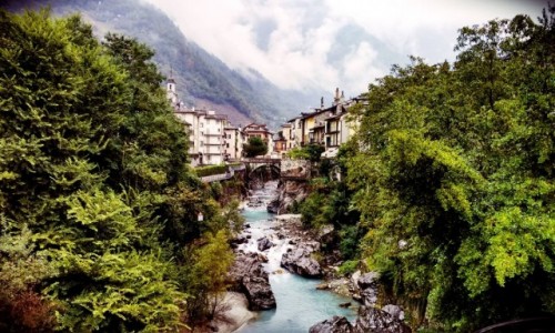 Zdjecie WOCHY / LOMBARDIA / CHIAVENNA / CHIAVENNA WE MGLE