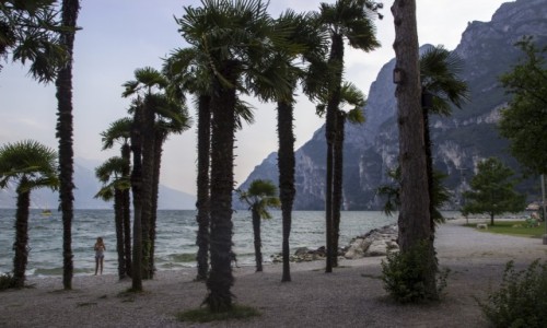 Zdjcie WOCHY / jezioro Garda / Riva del Garda / plaa w Riva del Garda