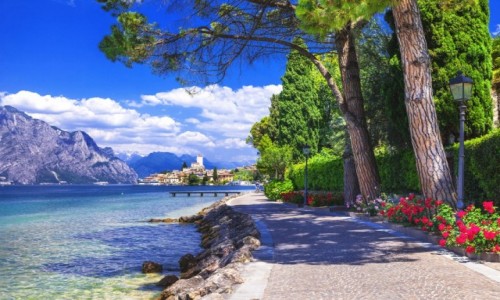 Zdjcie WOCHY / Jezioro Garda / Garda / Europa Silvella