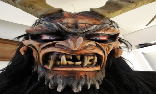 Zdjęcie WłOCHY / Sardynia / Museo delle Maschere Mediterranee / Maska z muzeum masek w Mamoiadzie
