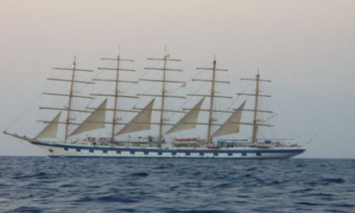 Zdjęcie WłOCHY / Morze Śródziemne / okolice Sycylii / Żaglowiec o świcie