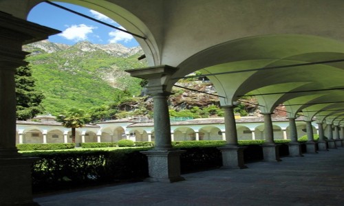 Zdjcie WOCHY / Lombardia / Chiavenna / Zabudowania klasztorne