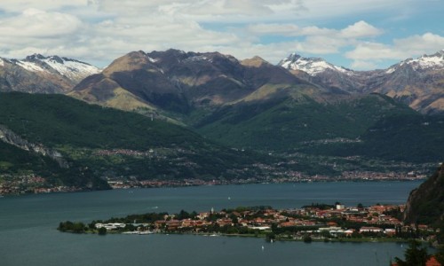 Zdjcie WOCHY / Lombardia / Dervio / Malowniczy zaktek