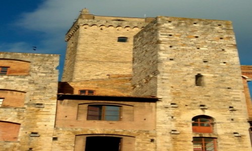 Zdjcie WOCHY / Tosskania / San Gimignano / Wiee na Piazza Cisterna