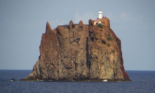 Zdjecie WOCHY / Wyspy Liparyjskie / Stromboli / wysepka Strombolicchio