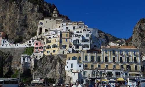 Zdjcie WOCHY / Kampania / Amalfi / panorama Amalfi od strony morza