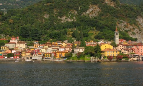 Zdjecie WOCHY / Lombardia / Lago di Como / domki przykucny na brzegu...