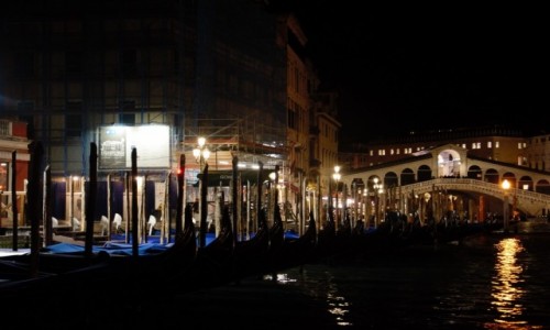 Zdjęcie WłOCHY / Wenecja / Canale Grande wieczorem / Przystanek na Canale Grande