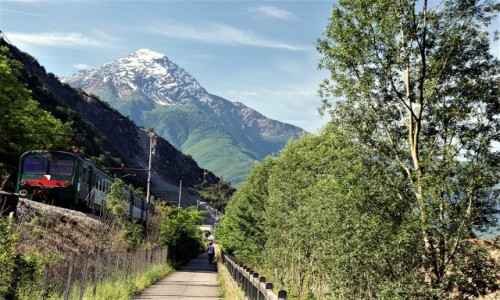 Zdjęcie WłOCHY / Lombardia / Vercela  / Widok na Monte Legnone (2609 m n.p.m.)