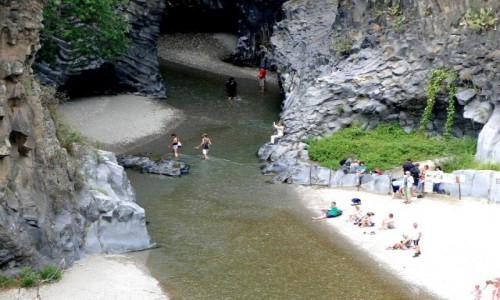 Zdjęcie WłOCHY / Sycylia / okolice Taorminy / Z podróży po Sycylii  - wąwóz Alcantara (1)