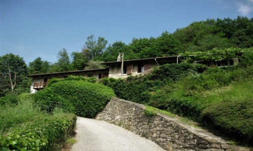 Zdjęcie WłOCHY / Lombardia / obrzeża Bergamo / W drodze do Funicolare San Vigilio