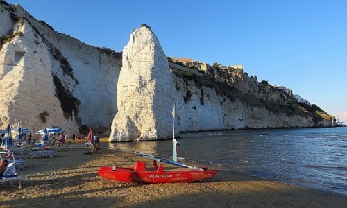 Zdjcie WOCHY / Apulia / Vieste / plaa w Vieste