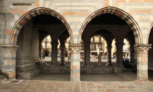 Zdjęcie WłOCHY / Lombardia / Como  / Podcienia