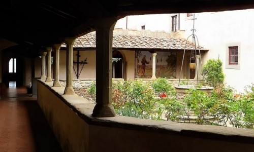 Zdjcie WOCHY / Toskania / Fiesole / klasztor w. Franciszka - wirydarz