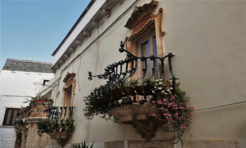 Zdjcie WOCHY / Apulia / Locorotondo / Locorotondo - w wskich uliczkach trudno o perspektyw
