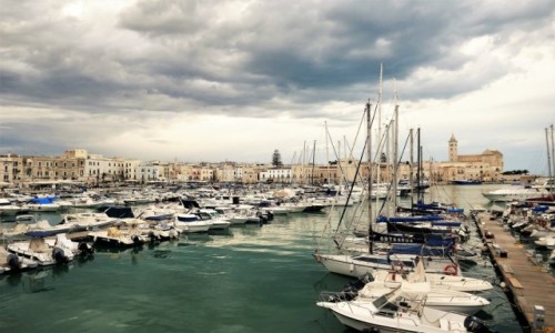 Zdjcie WOCHY / Apulia / Trani / Marina w Trani