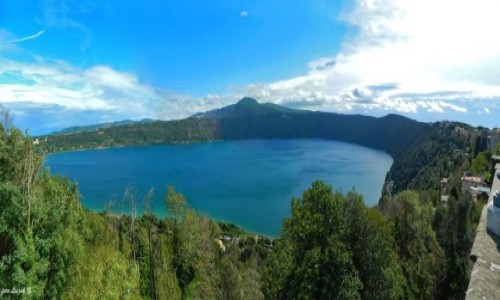 Zdjcie WOCHY / Lacjum. / Prowincja Rzym. / Casten Gandolfo - Jezioro Albano.