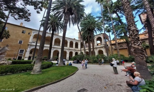 Zdjecie WOCHY / Rzym. / Palazzo Venezia. / Ogrd w Muzeum Narodowym Palazzo Venezia.