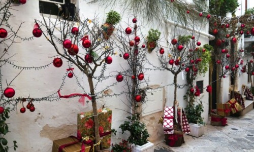 Zdjcie WOCHY / Apulia / Locorotondo / Okres przedwiteczny zaczyna si w Apulii w dniu swita Maryjnego 8 grudnia